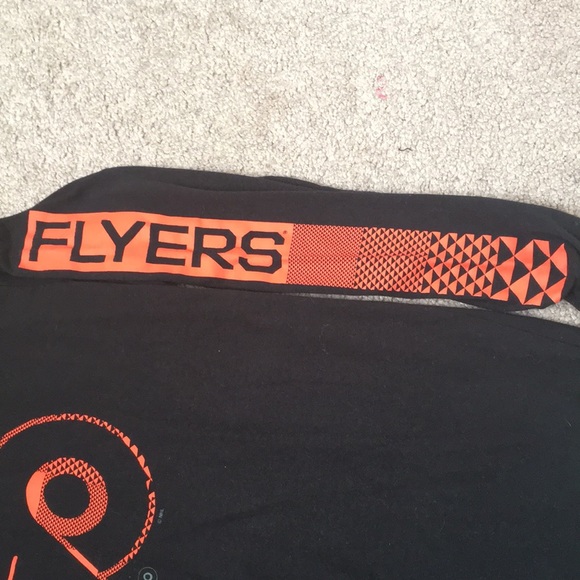 Philadelphia flyers long sleeve - Picture 3 of 4